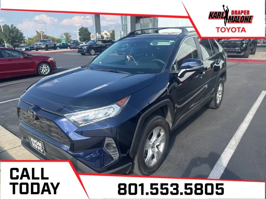 2020 Toyota RAV4 XLE photo 1