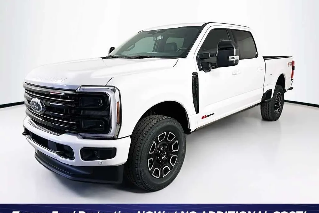 2025 Ford F-250 Platinum photo 1