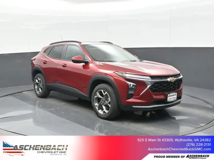 2024 Chevrolet Trax LT photo 1
