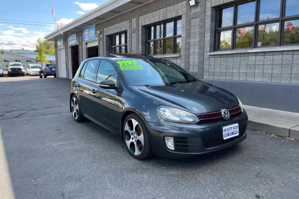 2011 Volkswagen Golf GTI photo 1