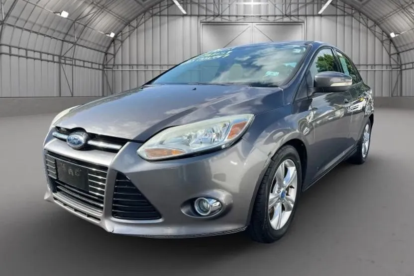 2012 Ford Focus Sedan photo 1