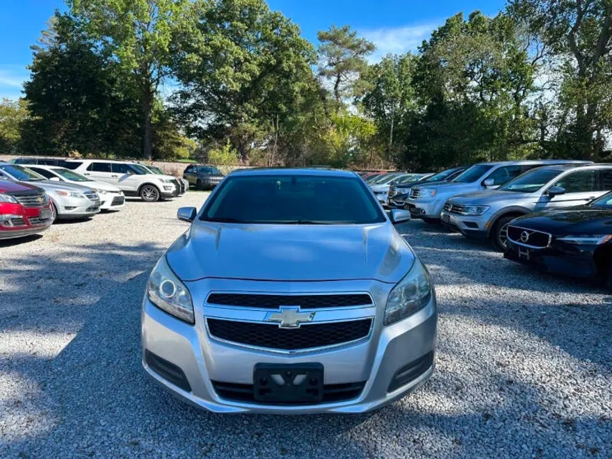 2013 Chevrolet Malibu 1LT photo 1