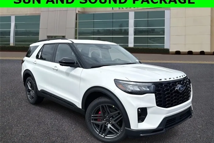 2025 Ford Explorer ST photo 1