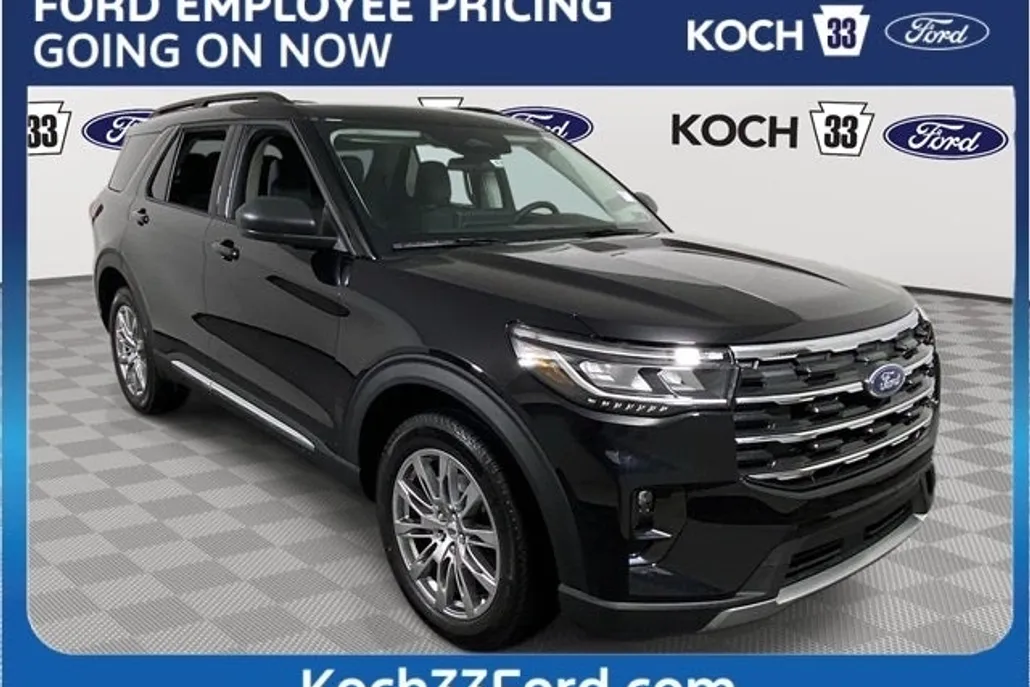 2025 Ford Explorer photo 1