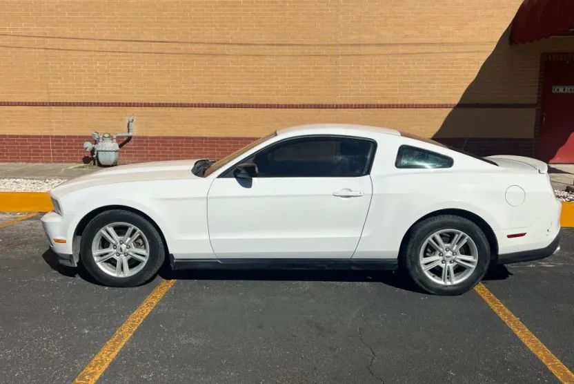 2012 Ford Mustang photo 1