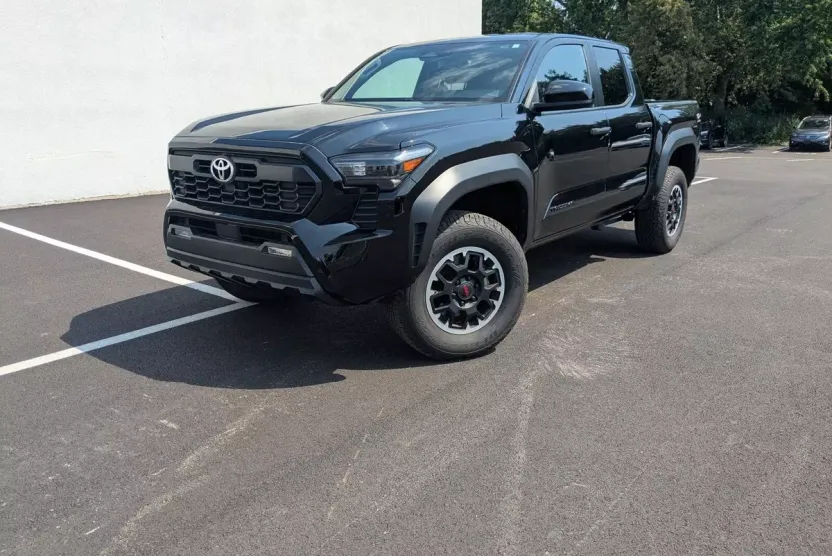 2024 Toyota Tacoma TRD Double Cab photo 1
