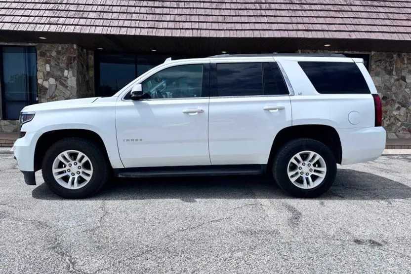 2020 Chevrolet Tahoe LT photo 1