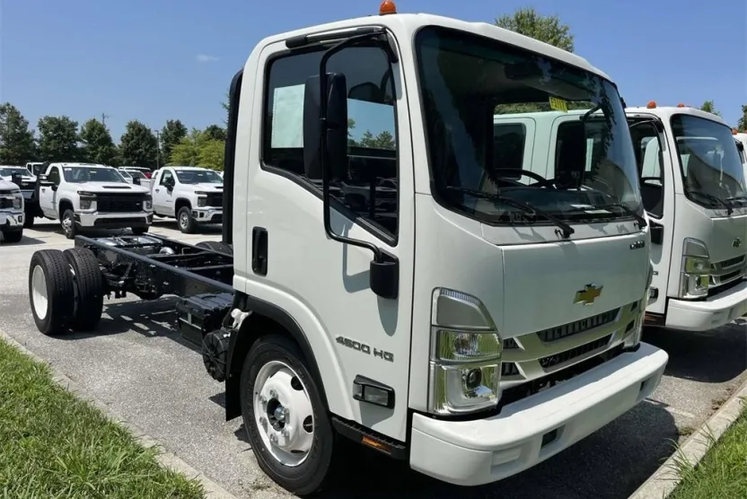 2025 Chevrolet Silverado 4500HD photo 1