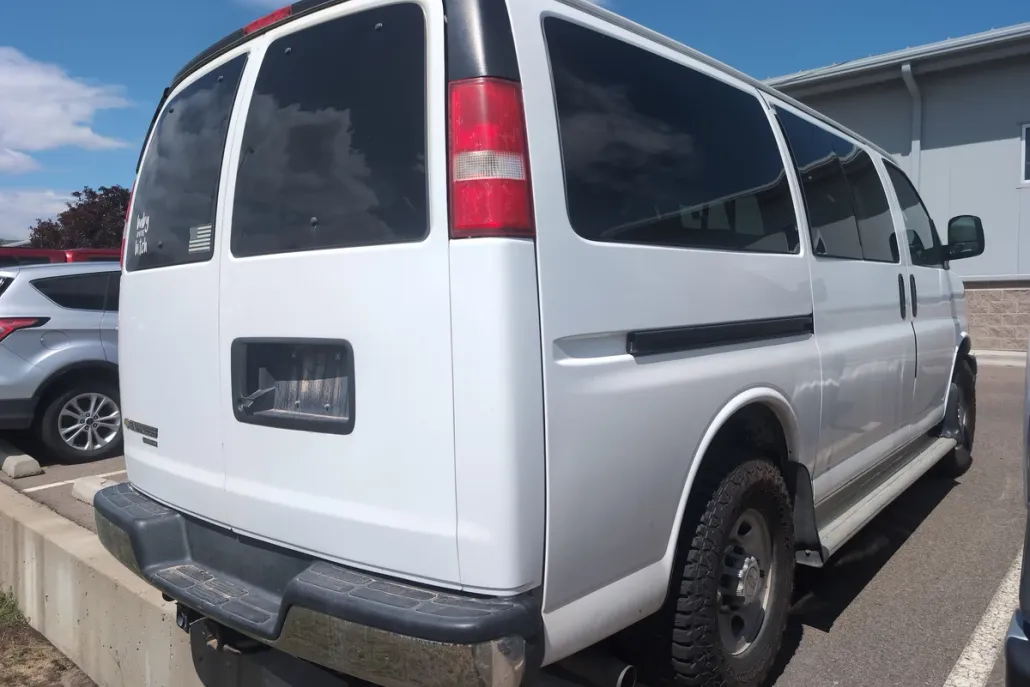 2016 Chevrolet Express 3500 LT Passenger Van photo 1