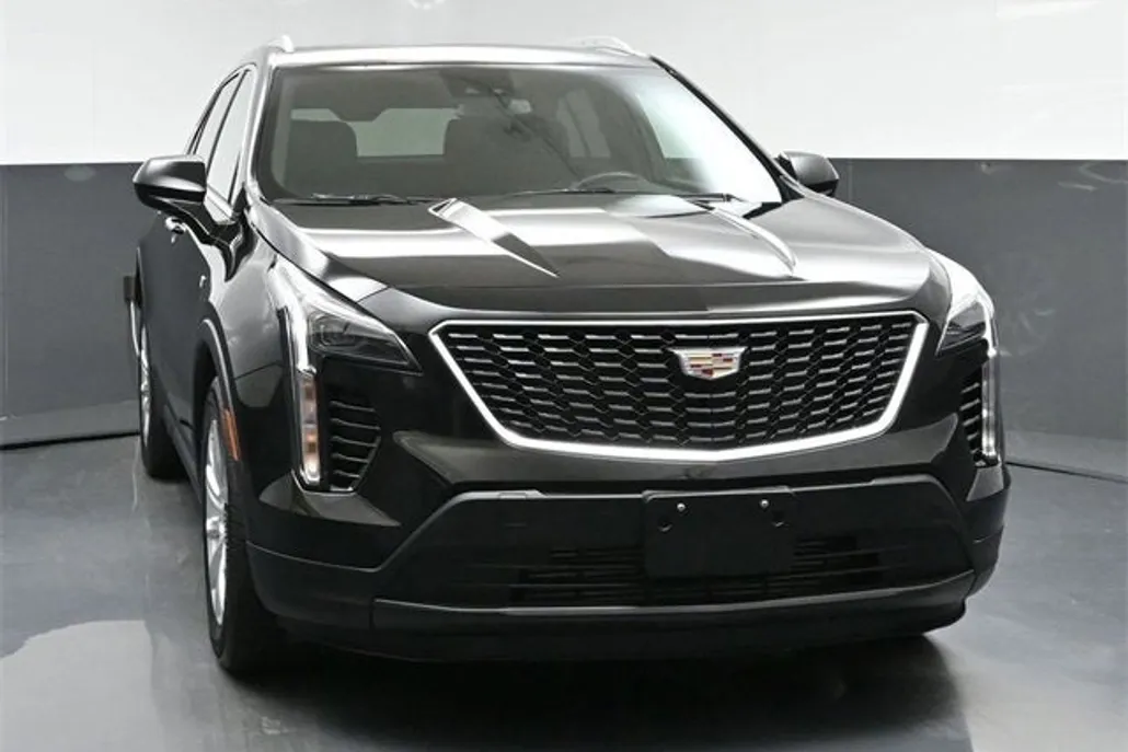 2023 Cadillac XT4 Luxury photo 1