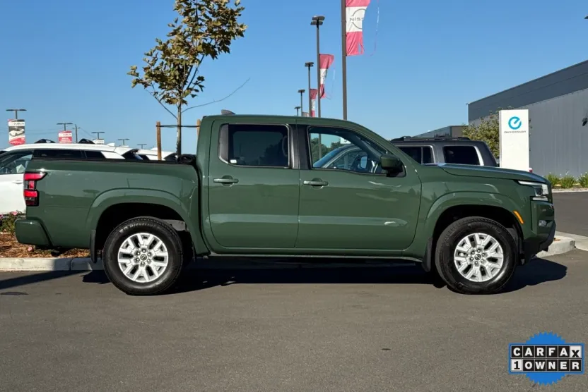 2023 Nissan Frontier SV photo 1