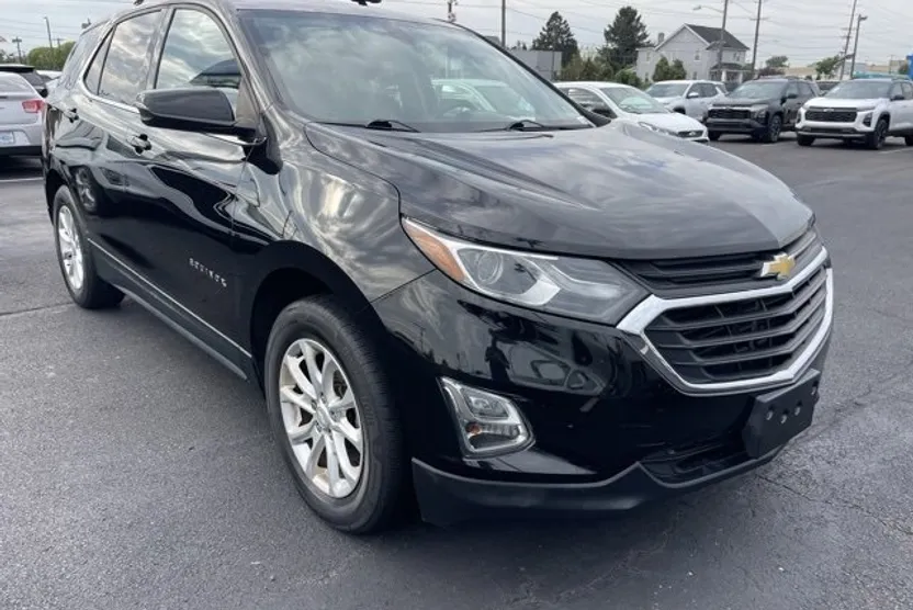 2019 Chevrolet Equinox LT photo 1