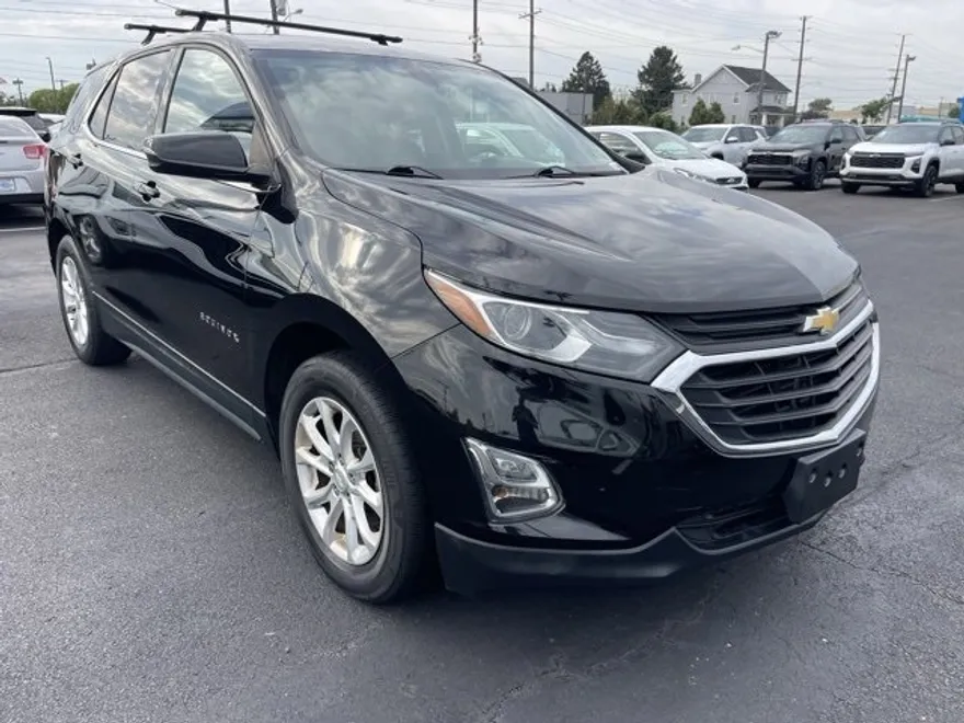 2019 Chevrolet Equinox LT photo 1