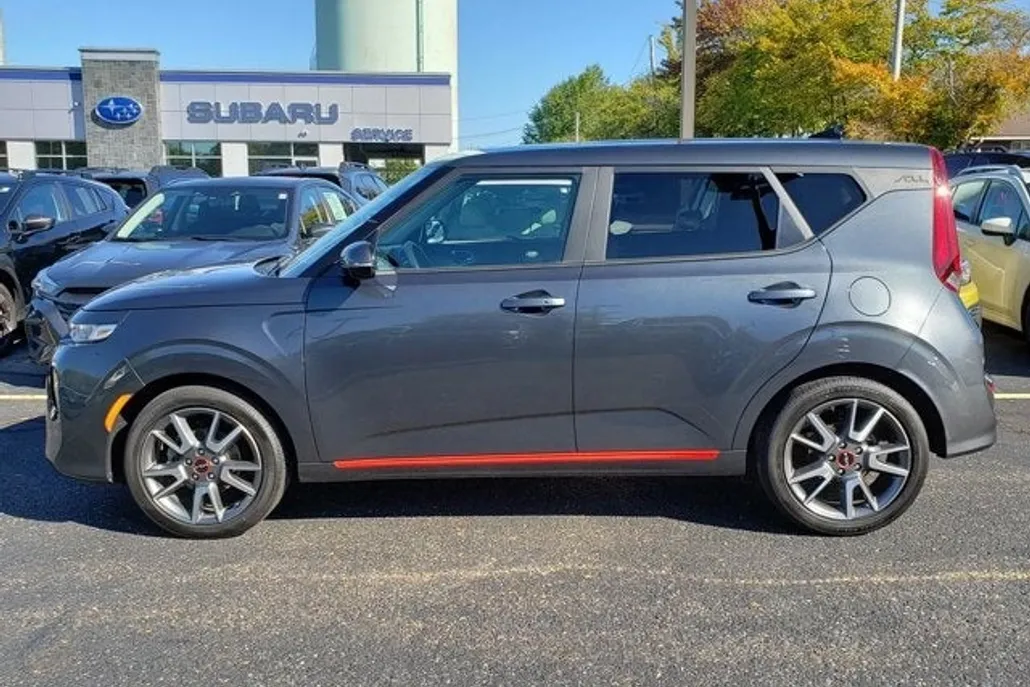 2022 Kia Soul GT-Line photo 1