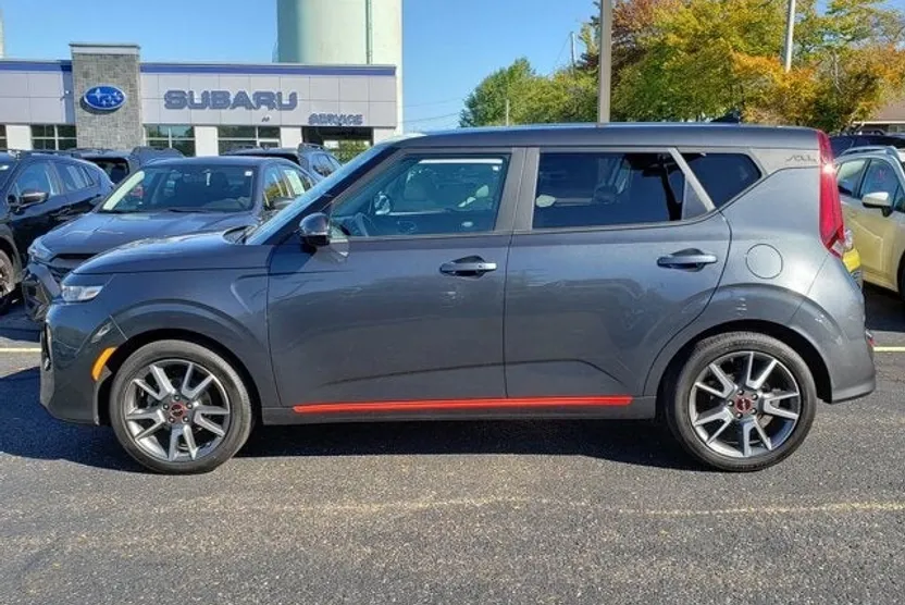 2022 Kia Soul GT-Line photo 1