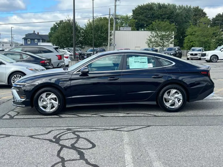 2025 Hyundai Sonata SE photo 1