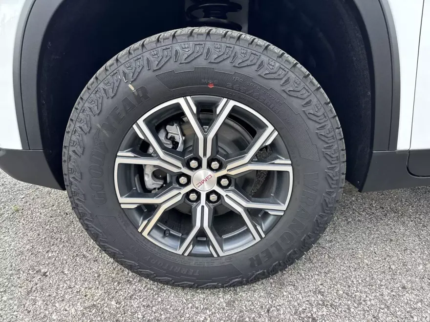 2026 Gmc Acadia AT4 photo 1