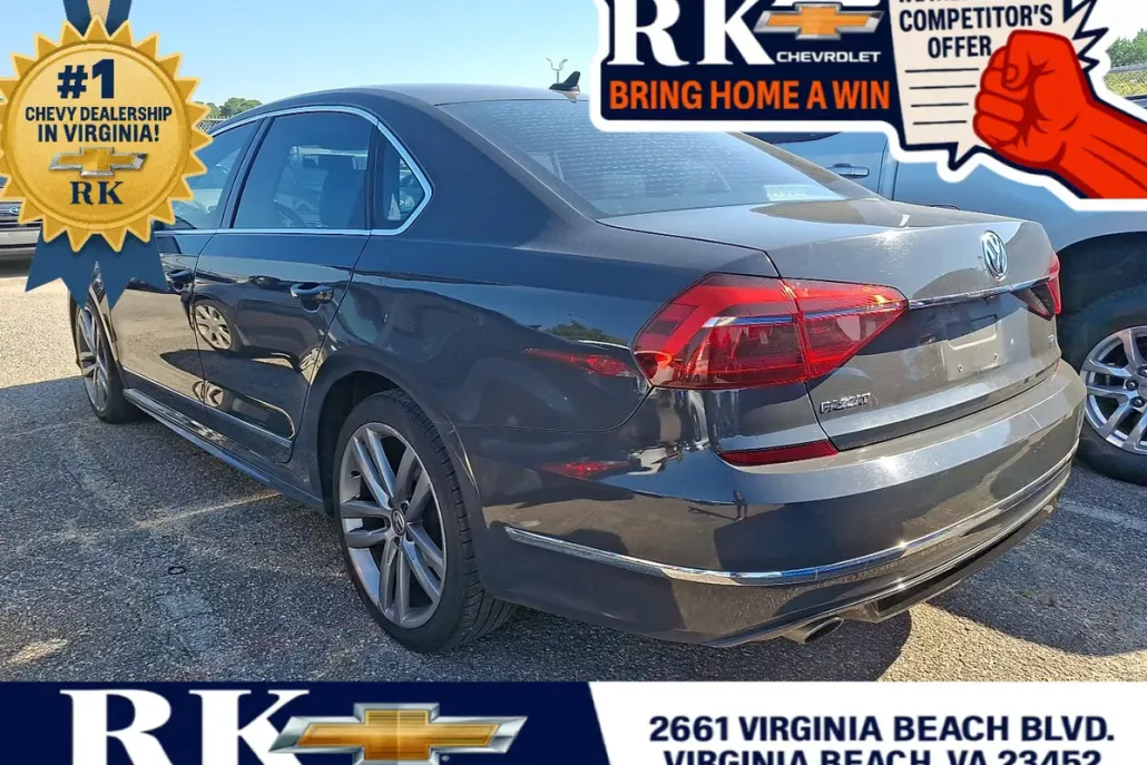 2017 Volkswagen Passat R-Line photo 1