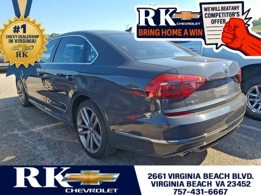 2017 Volkswagen Passat R-Line photo 1