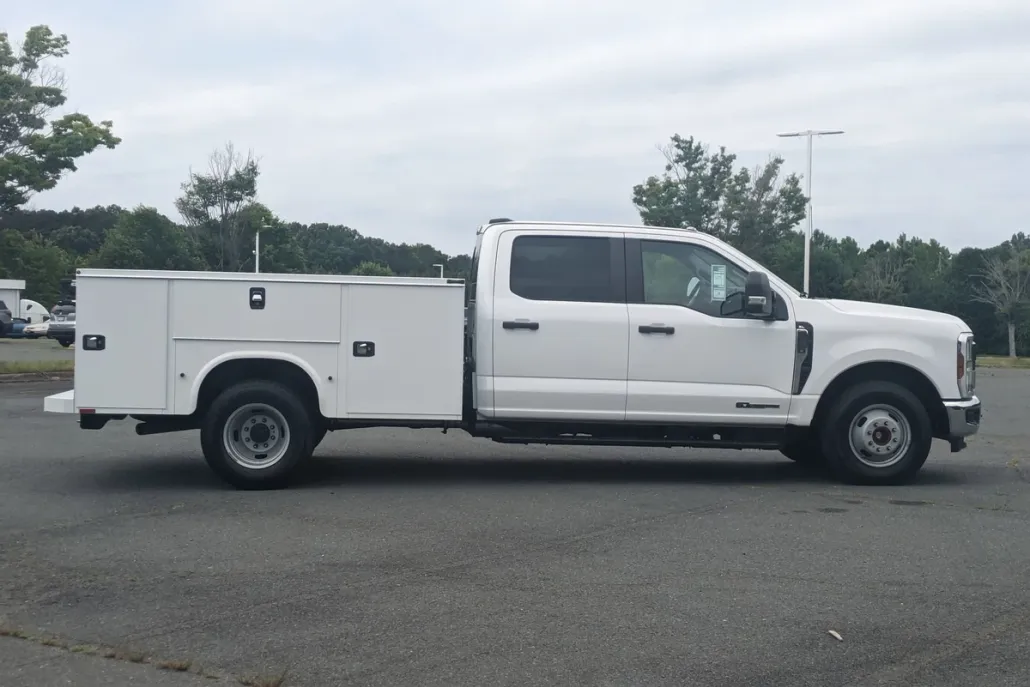 2025 Ford F-350 XL photo 1