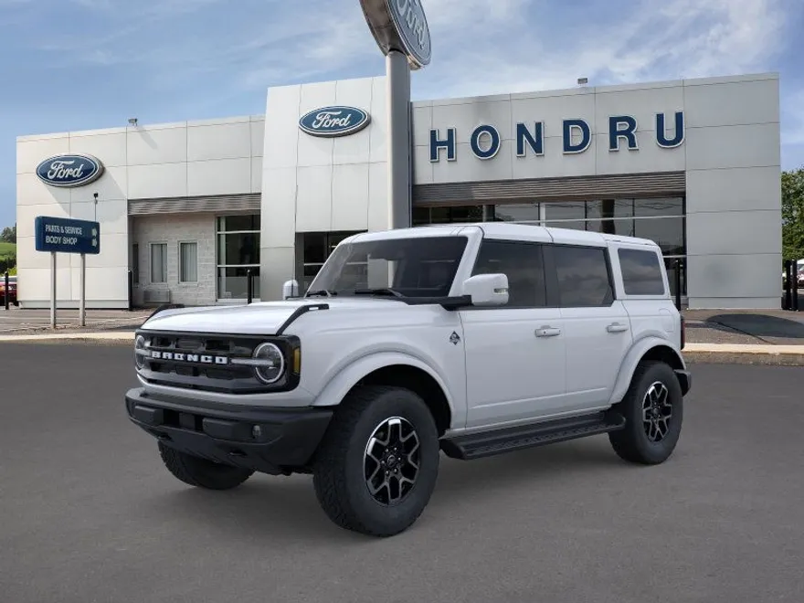 2025 Ford Bronco Outer Banks photo 1