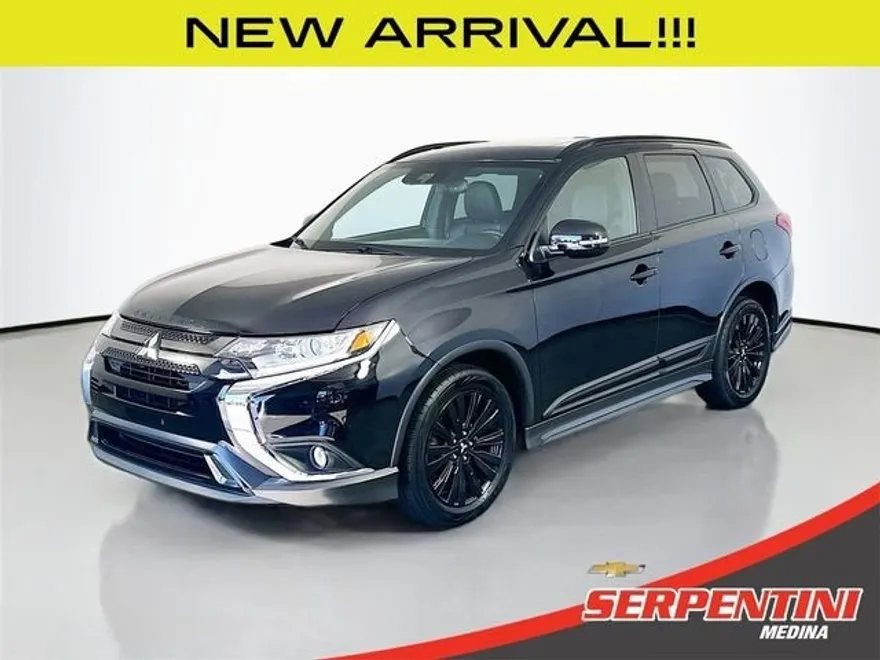 2020 Mitsubishi Outlander ES photo 1