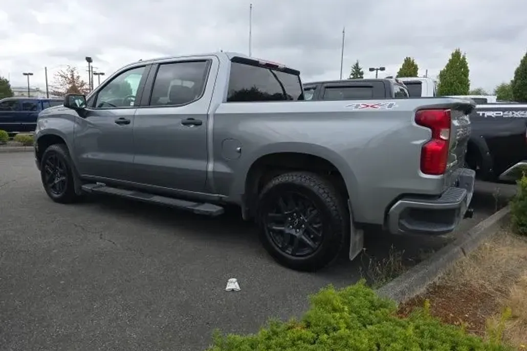 2023 Chevrolet Silverado 1500 Custom photo 1