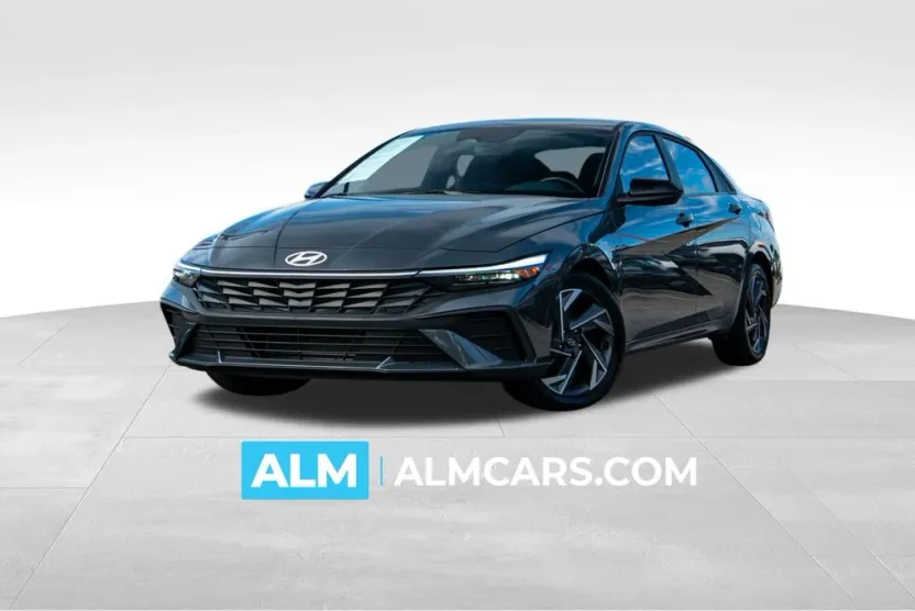 2025 Hyundai Elantra SEL Sport photo 1