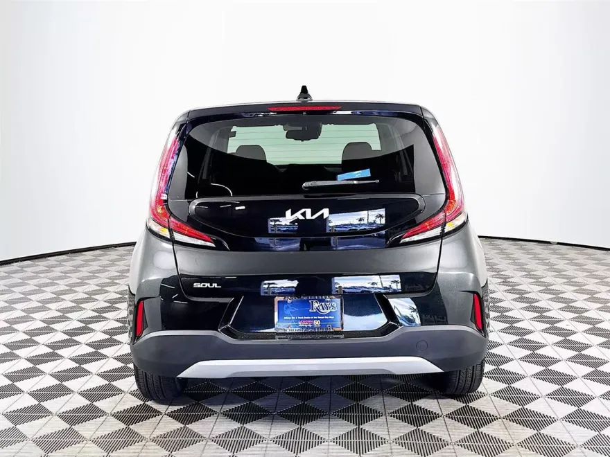 2023 Kia Soul S photo 1