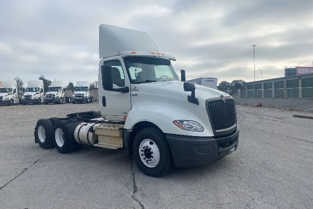 2020 International LT625 LT photo 1