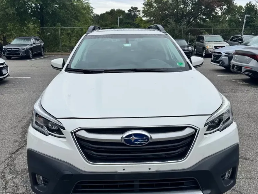 2021 Subaru Outback Limited photo 1