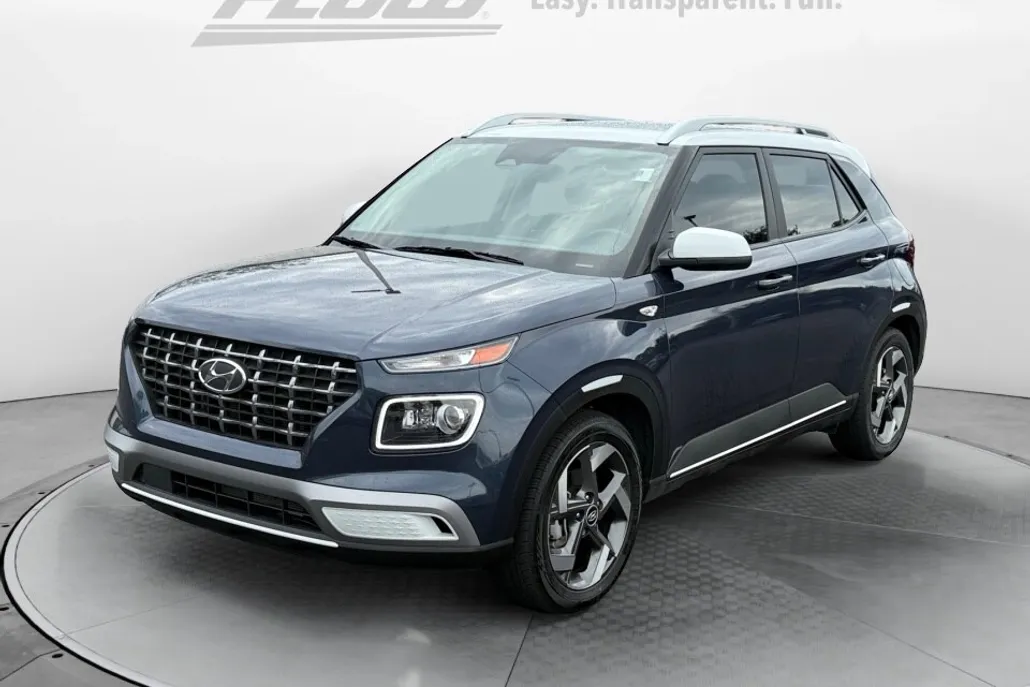 2024 Hyundai Venue Limited photo 1
