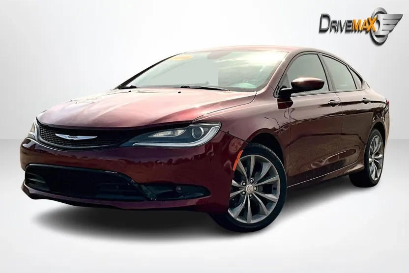 2016 Chrysler 200 photo 1