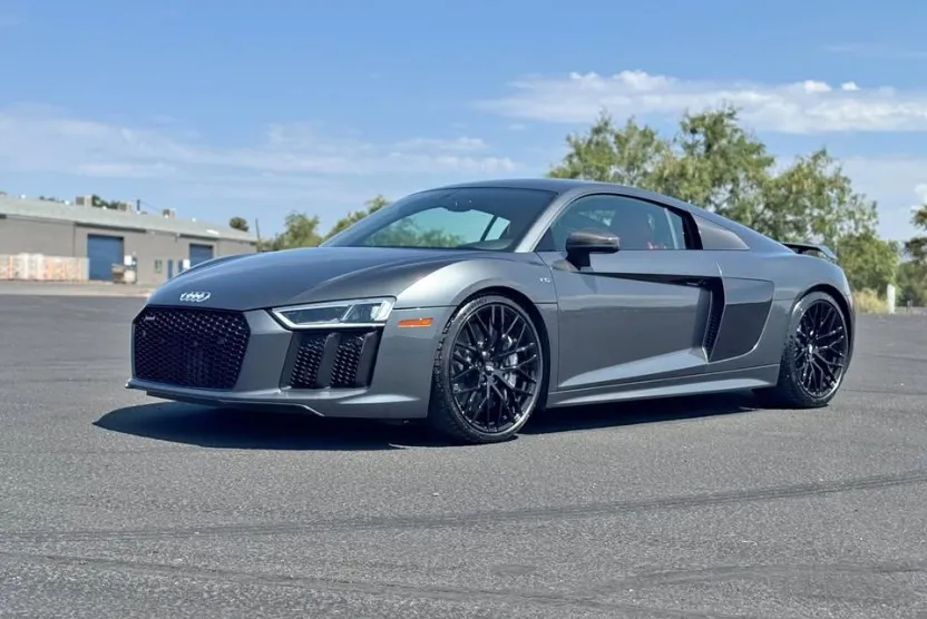 2018 Audi R8 5.2 V10 Plus photo 1