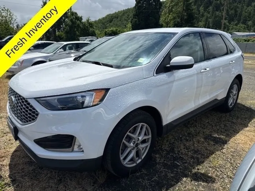 2023 Ford Edge SEL photo 1