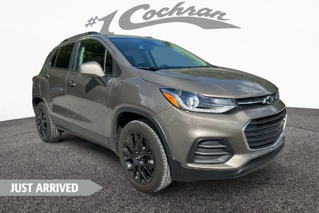 2022 Chevrolet Trax LT photo 1