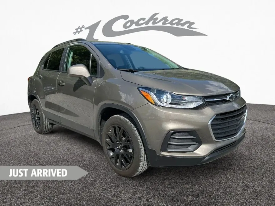 2022 Chevrolet Trax LT photo 1