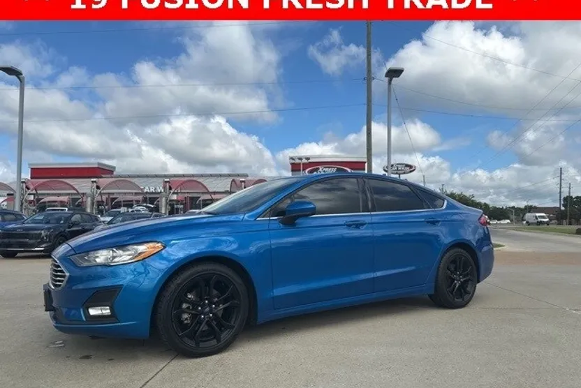 2019 Ford Fusion SE photo 1