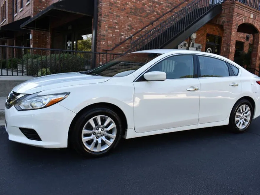 2016 Nissan Altima 2.5 S photo 1