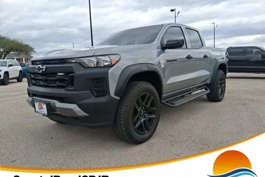 2024 Chevrolet Colorado Trail Boss photo 1