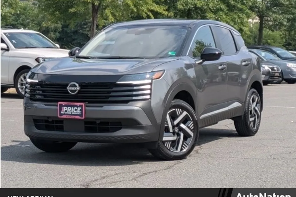 2025 Nissan Kicks SV photo 1