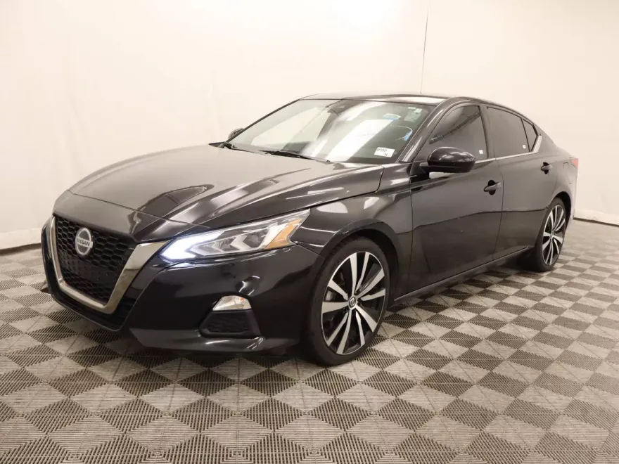 2021 Nissan Altima 2.5 SR photo 1