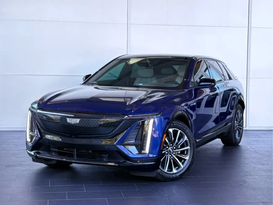2025 Cadillac Lyriq Sport photo 1