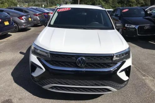 2022 Volkswagen Taos S photo 2