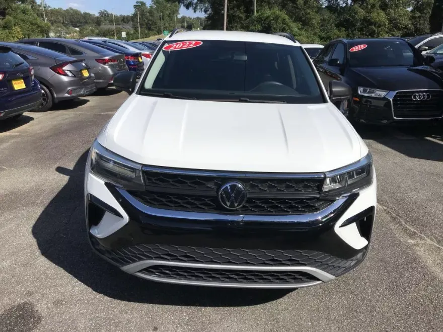 2022 Volkswagen Taos S photo 2
