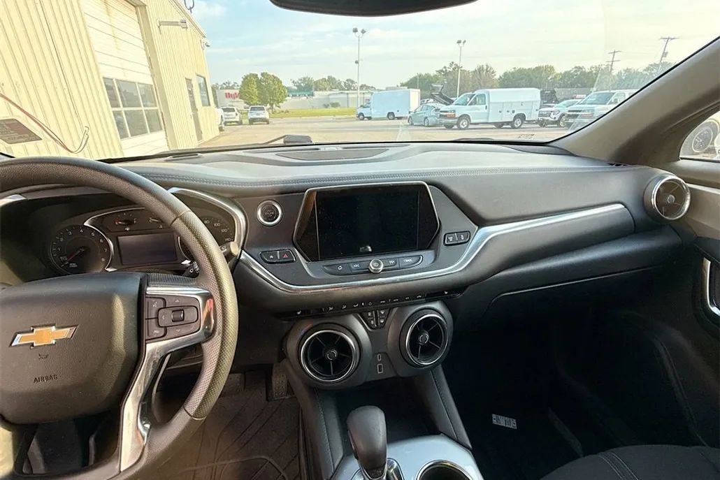 2022 Chevrolet Blazer 2LT photo 1
