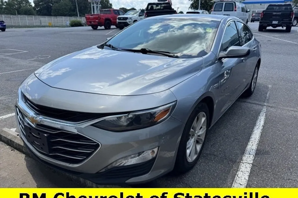 2024 Chevrolet Malibu 1LT photo 1