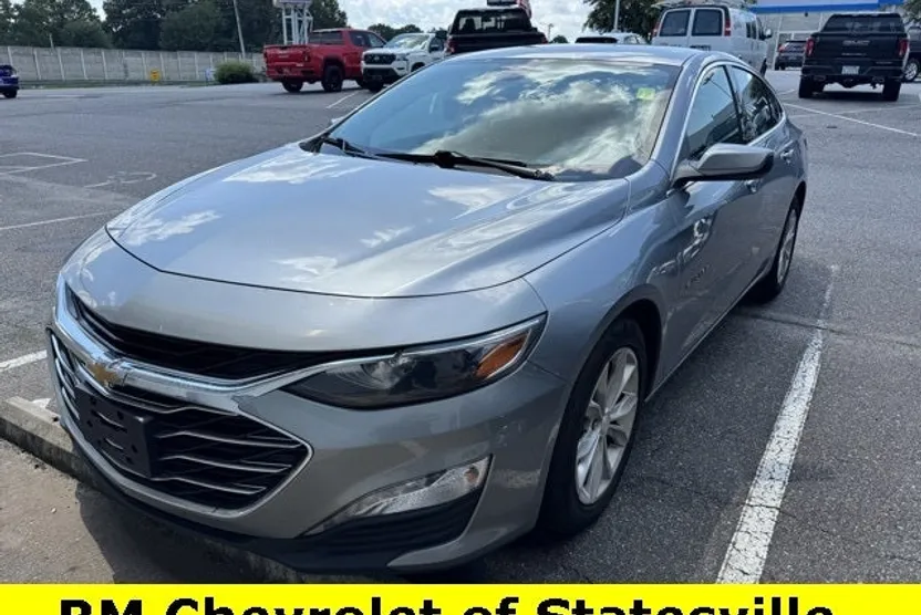 2024 Chevrolet Malibu 1LT photo 1