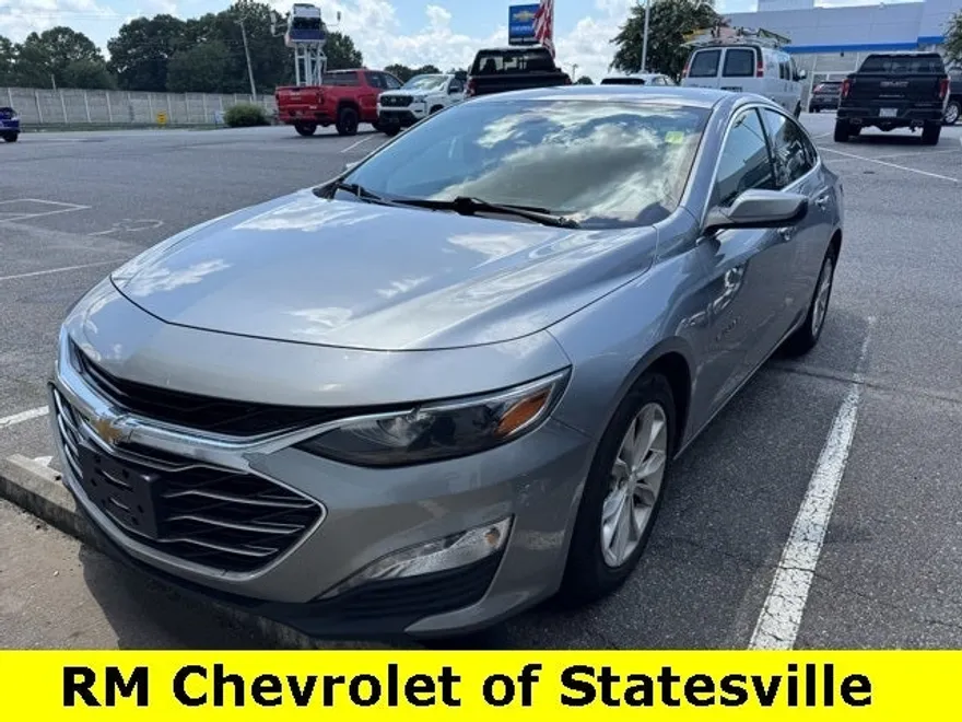 2024 Chevrolet Malibu 1LT photo 1