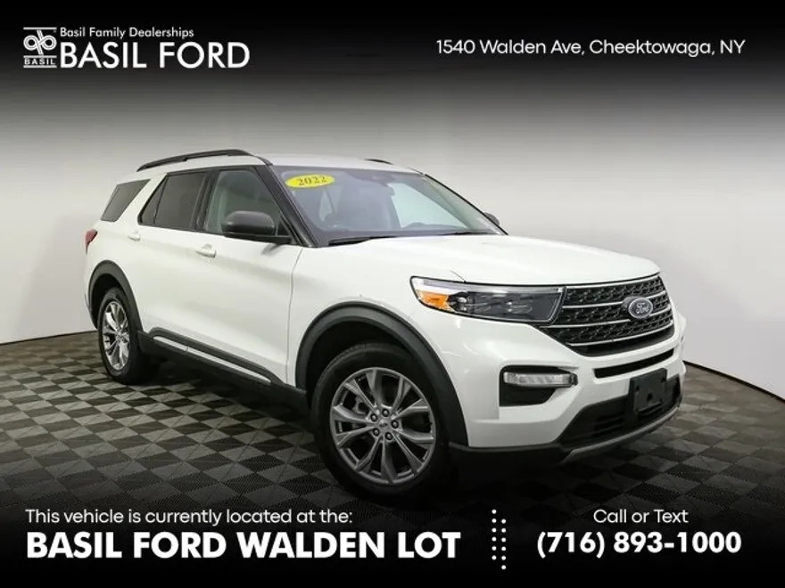 2022 Ford Explorer XLT photo 1